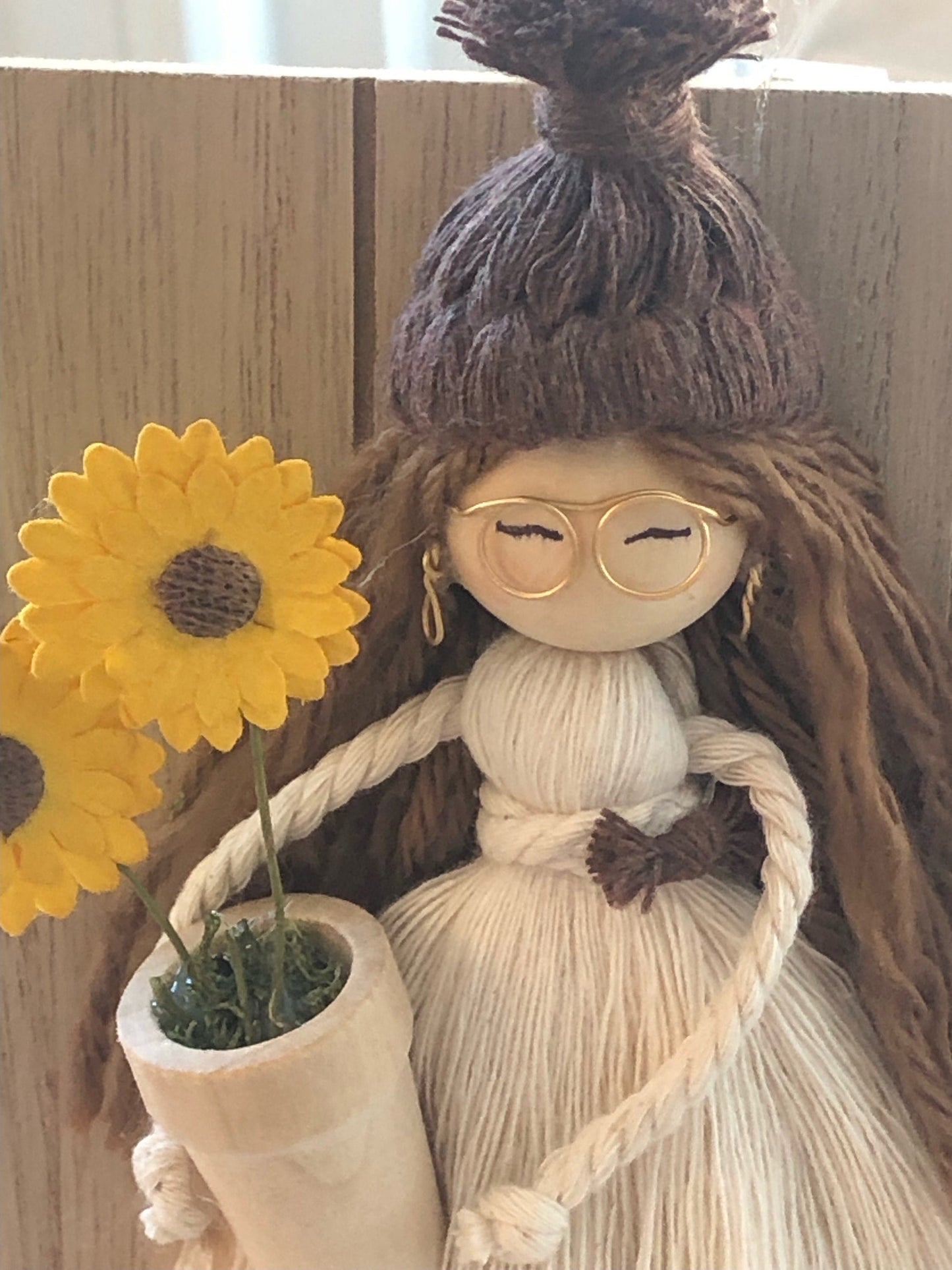 Handmade macrame doll, Wall decor, Macrame on frame, Gift for her, Mother's Day gift