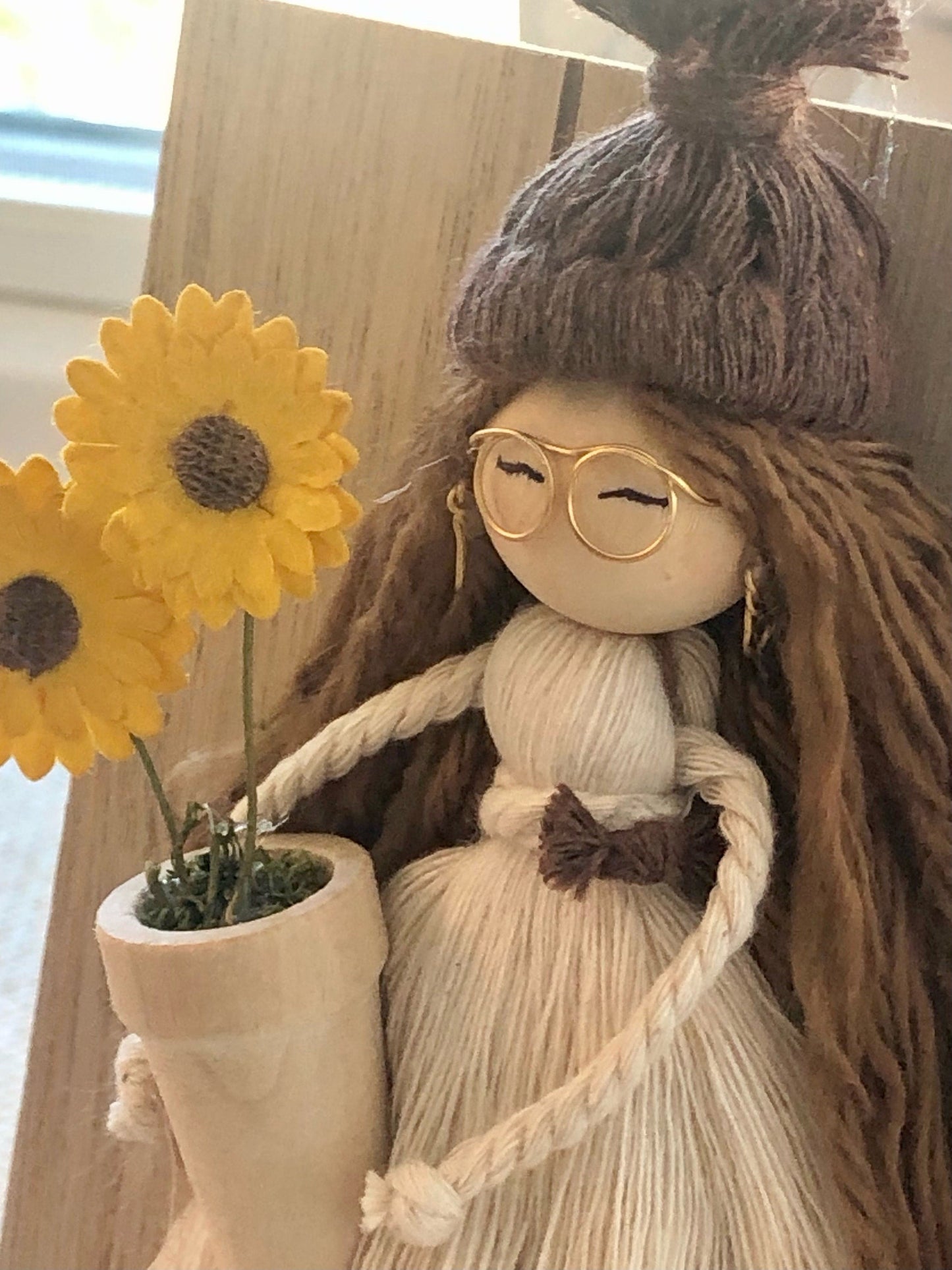 Handmade macrame doll, Wall decor, Macrame on frame, Gift for her, Mother's Day gift